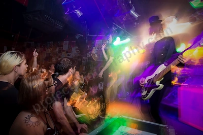 get_away_plan_crowd_amp_wyliepic_3_19_097.png