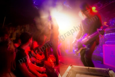get_away_plan_crowd_amp_wyliepic_3_19_106.png