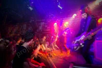 get_away_plan_crowd_amp_wyliepic_3_19_110.png