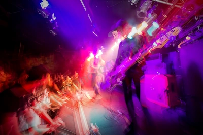 get_away_plan_crowd_amp_wyliepic_3_19_115.png