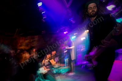 get_away_plan_crowd_amp_wyliepic_3_19_117.png
