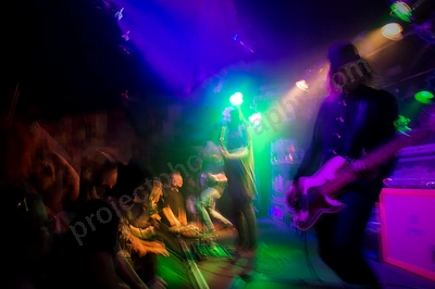 get_away_plan_crowd_amp_wyliepic_3_19_135.png