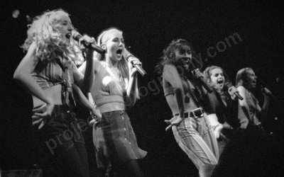 girlfriend_claremont_superdome_464_wyliepic_4_93_01.jpg