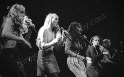 girlfriend_claremont_superdome_464_wyliepic_4_93_02.jpg