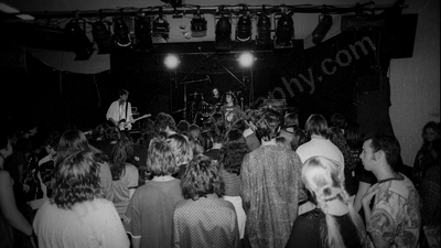 glide_crowd_grosvenor_1126_wyliepic_4_95_01.jpg