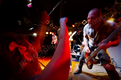 go_radio_crowd_amps_wyliepic_9_11_-03.png