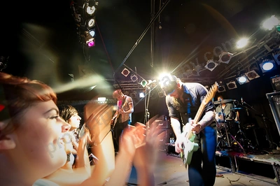 go_radio_crowd_amps_wyliepic_9_11_-04.png