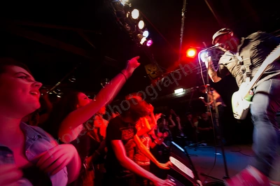 go_radio_crowd_amps_wyliepic_9_11_-07.png