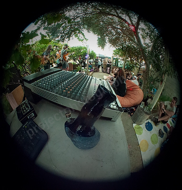 gully_freo_party_wyliepic_16_2_19_23.png