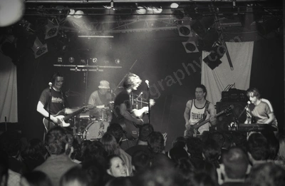 gus_n_frank_crowd_2272_wyliepic_7_03_01.jpg