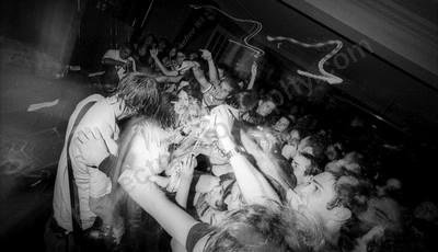 gyroscope_crowd_rosemount_2644_wyliepic_2_2006_01.jpg