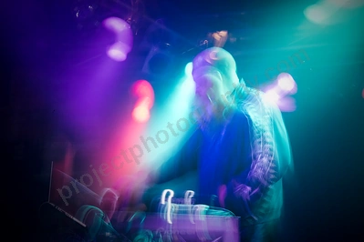 happy_mondays_dj set_amp_wyliepic_3_19_05.png