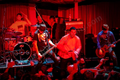 have_heart_crowd_stagediving_capitol_wyliepic_6_08_ 00.png