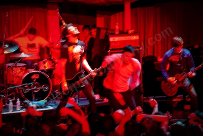 have_heart_crowd_stagediving_capitol_wyliepic_6_08_ 01.png