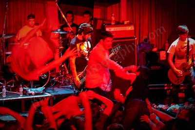 have_heart_crowd_stagediving_capitol_wyliepic_6_08_ 04.png
