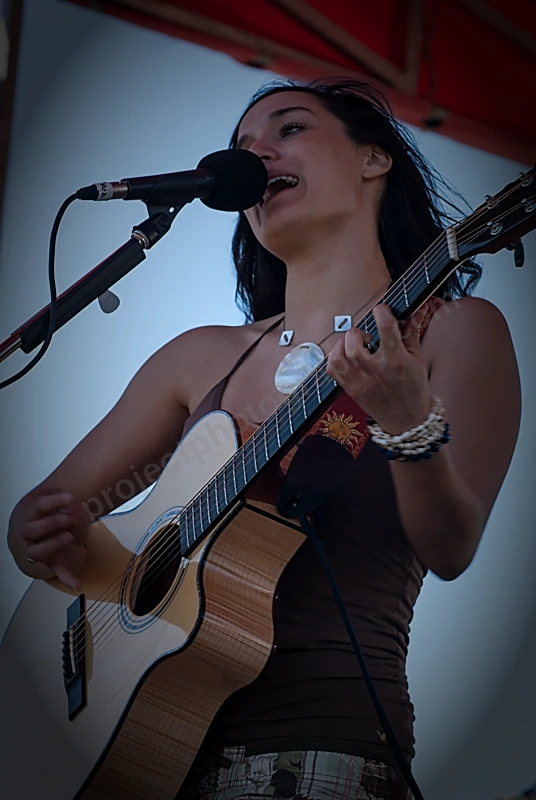 hayley_sales_bnr_wyliepic_3_08_00.png