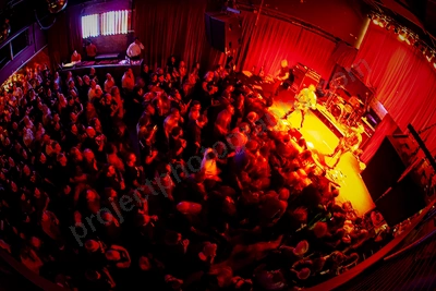 helmet_crowd_capitol_wyliepic_4_07_08.png