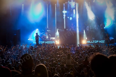 hilltop_hoods_crowd_red_hill_wyliepic_6_12_14_02.png