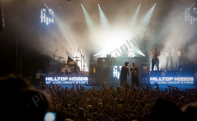 hilltop_hoods_crowd_red_hill_wyliepic_6_12_14_09.png