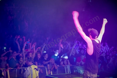 hilltop_hoods_crowd_red_hill_wyliepic_6_12_14_26.png