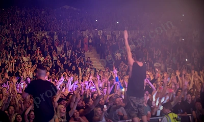 hilltop_hoods_crowd_red_hill_wyliepic_6_12_14_27.png