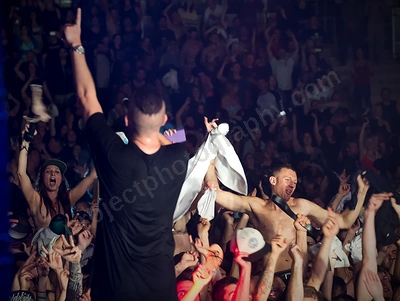 hilltop_hoods_crowd_tits_red_hill_wyliepic_6_12_14_08.png