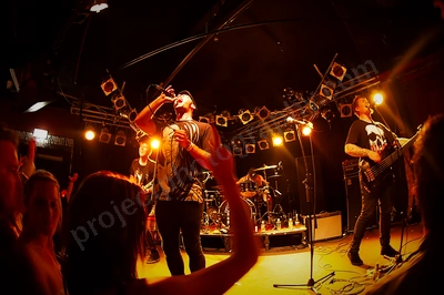 i_am_giant_crowd_amps_wyliepic_2_12_12.png