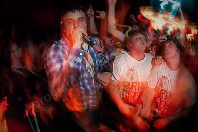 i_killed_the_prom_queen_crowd_fly_by_night_wyliepic_6_08_02.png