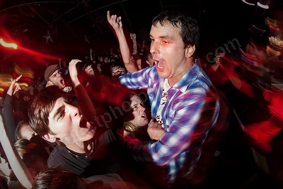 i_killed_the_prom_queen_crowd_fly_by_night_wyliepic_6_08_03.png