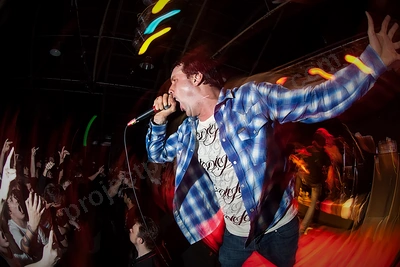 i_killed_the_prom_queen_crowd_fly_by_night_wyliepic_6_08_07.png