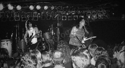 ian_gillian_crowd_181_raffles_wyliepic_92_00.jpg