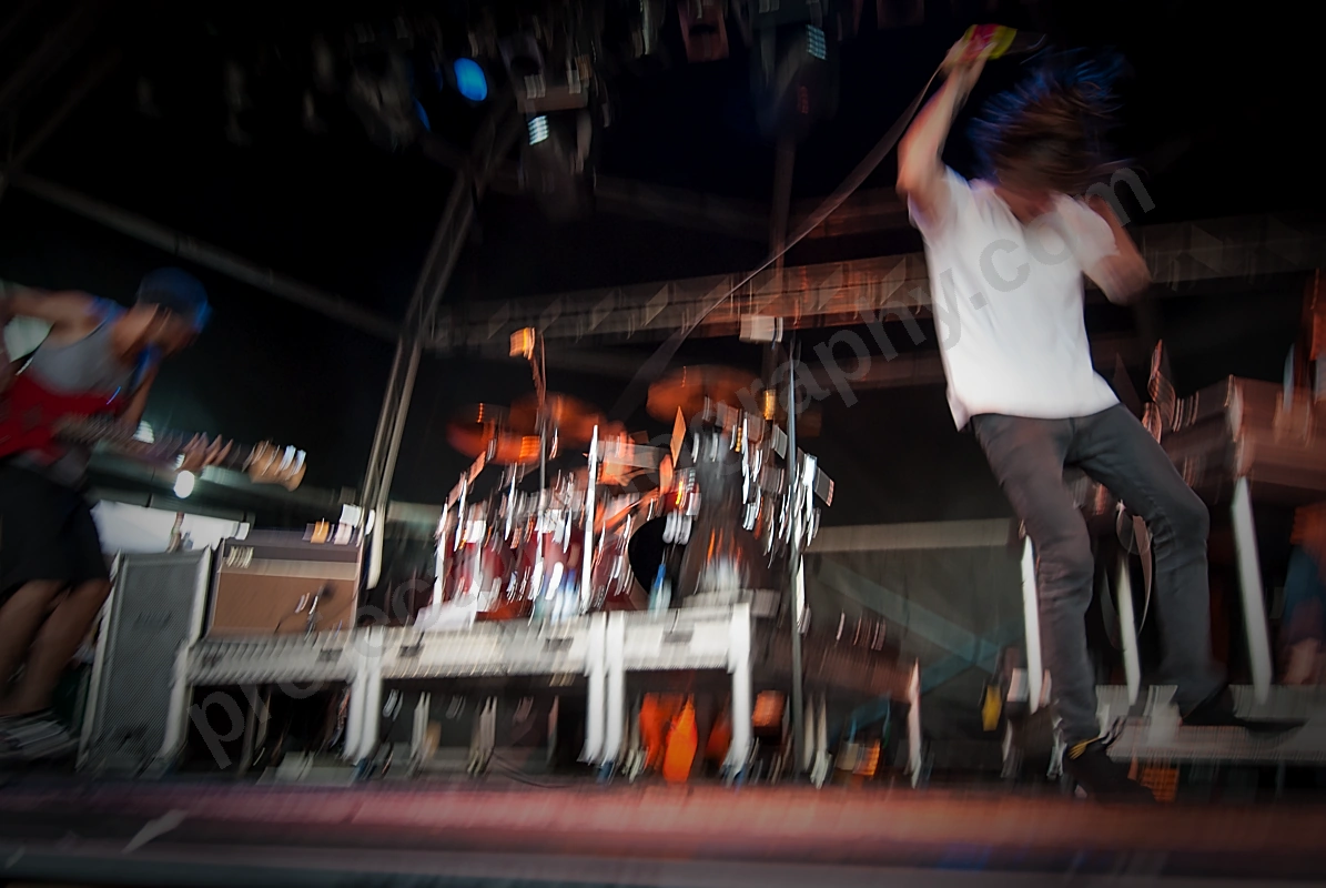 incubus_soundwave_wyliepic_3_08_00.png