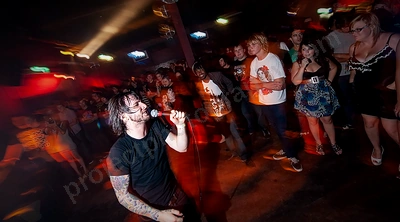 into_the_sea_crowd_amp_wyliepic_1_09_01.png