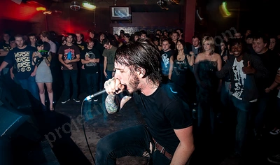 into_the_sea_crowd_amp_wyliepic_1_09_04.png