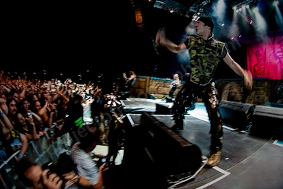 iron_maiden_crowd_burswood_wyliepic_2_08_02.png