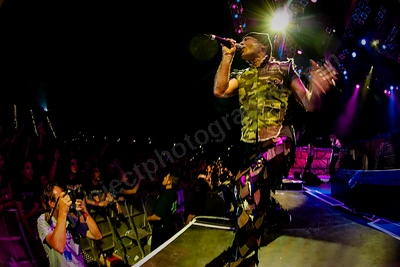 iron_maiden_crowd_burswood_wyliepic_2_08_06.png