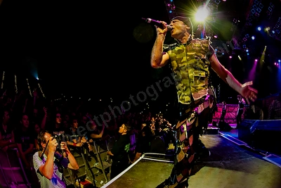 iron_maiden_crowd_burswood_wyliepic_2_08_07.png