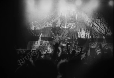 janes_addiction_crowd_bdo_2223_wyliepic_2_03_00.jpg