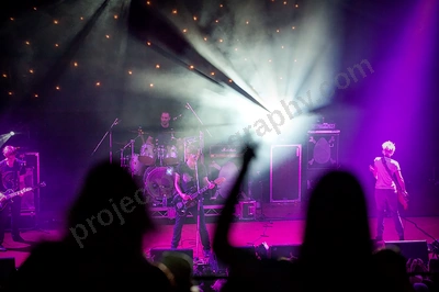 jebediah_crowd_astor_wyliepic_6_11_05.png