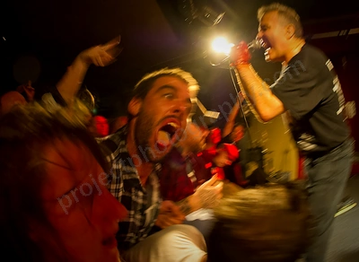 jello_biafra_guantanamo_school_medicine_crowd_rosemount_wyliepic_5_13_04.png