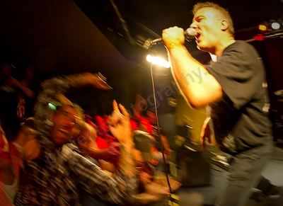 jello_biafra_guantanamo_school_medicine_crowd_rosemount_wyliepic_5_13_10.png