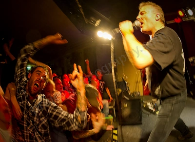 jello_biafra_guantanamo_school_medicine_crowd_rosemount_wyliepic_5_13_11.png