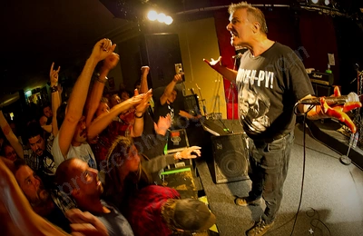 jello_biafra_guantanamo_school_medicine_crowd_rosemount_wyliepic_5_13_34.png