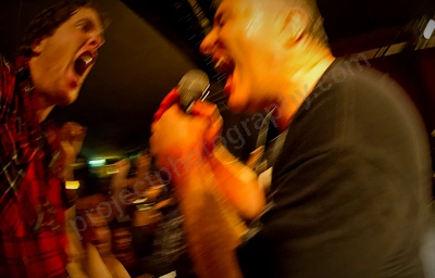 jello_biafra_guantanamo_school_medicine_crowd_rosemount_wyliepic_5_13_38.png