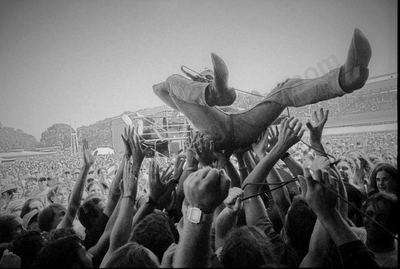 jesuz_lizzard_crowd_bdo_1409_wyliepic_4_2_96_02.jpg