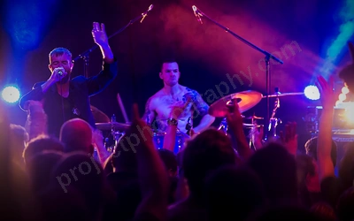 karnivool_rock_rover_crowd_wyliepic_8_6_19_045.png