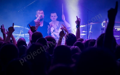 karnivool_rock_rover_crowd_wyliepic_8_6_19_097.png