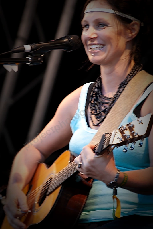 kasey_chambers_blues_and_roots_wyliepic_3_08_13.png