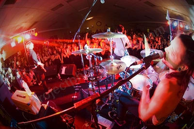 kisschasey_crowd_craigie_wyliepic_9_07_06.png