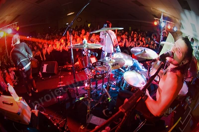 kisschasey_crowd_craigie_wyliepic_9_07_07.png
